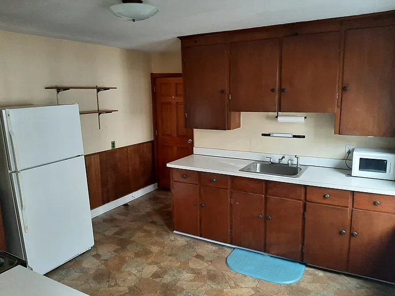 124 Bishop St — Photo 5