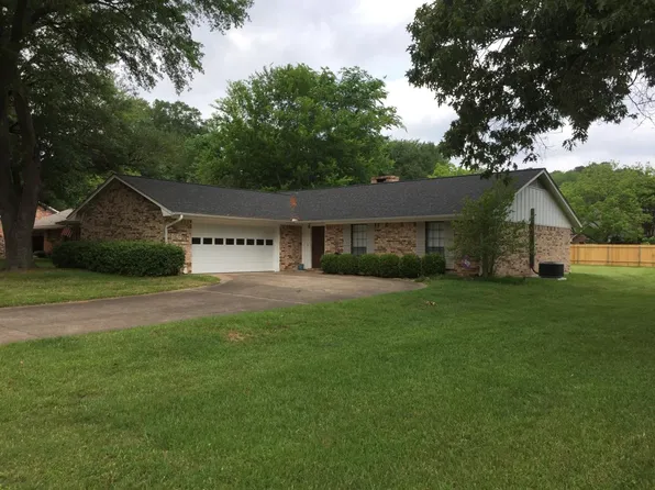 627 Mr Henrys Dr, Nacogdoches, TX 75965