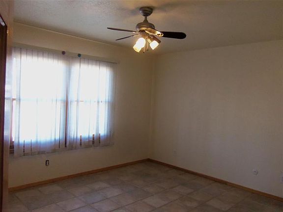 5th image of 9304 Farragut Dr NE