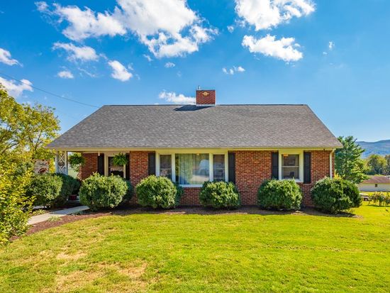 595 E Liberty St Wytheville Va 24382 Zillow