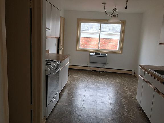 3rd image of 1316 Brown St #2