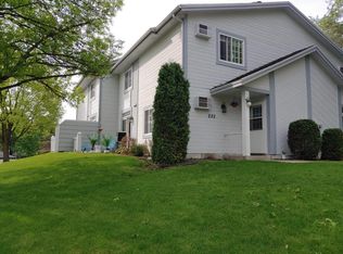 292 Zumbro Dr NW, Rochester, MN 55901