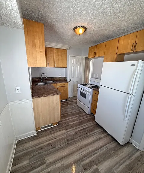 21760 Gascony Ave — Photo 2