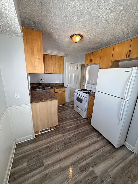Building Photo - 21760 Gascony Ave