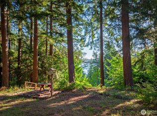 1265 Island Dr, Lummi Island, WA 98262