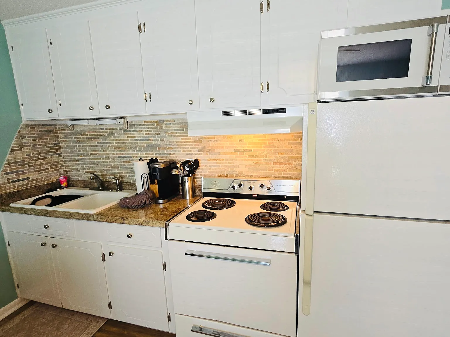 1 bed, 377 sqft, $1,350 — Photo 3