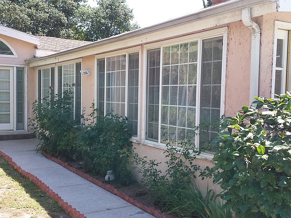 2nd image of 4754 La Canada Blvd