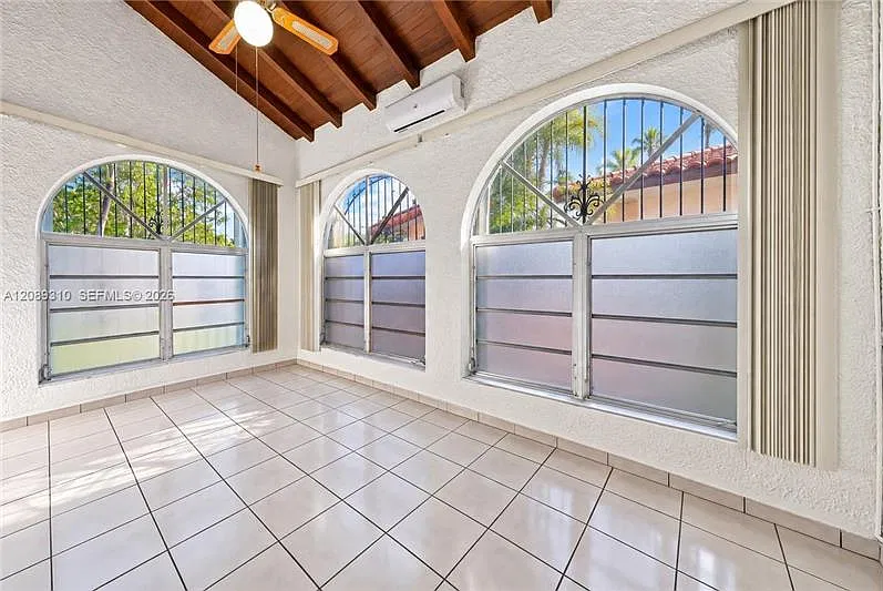 2 bed, $3,000 — Photo 3