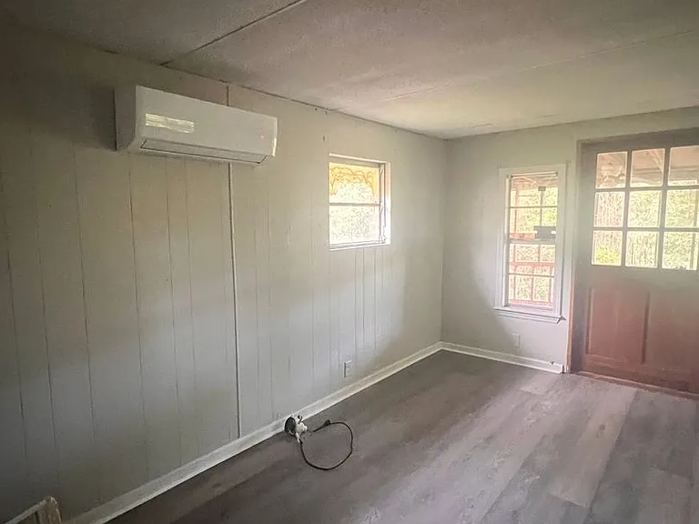 409 Daugherty St #1/2 — Photo 10