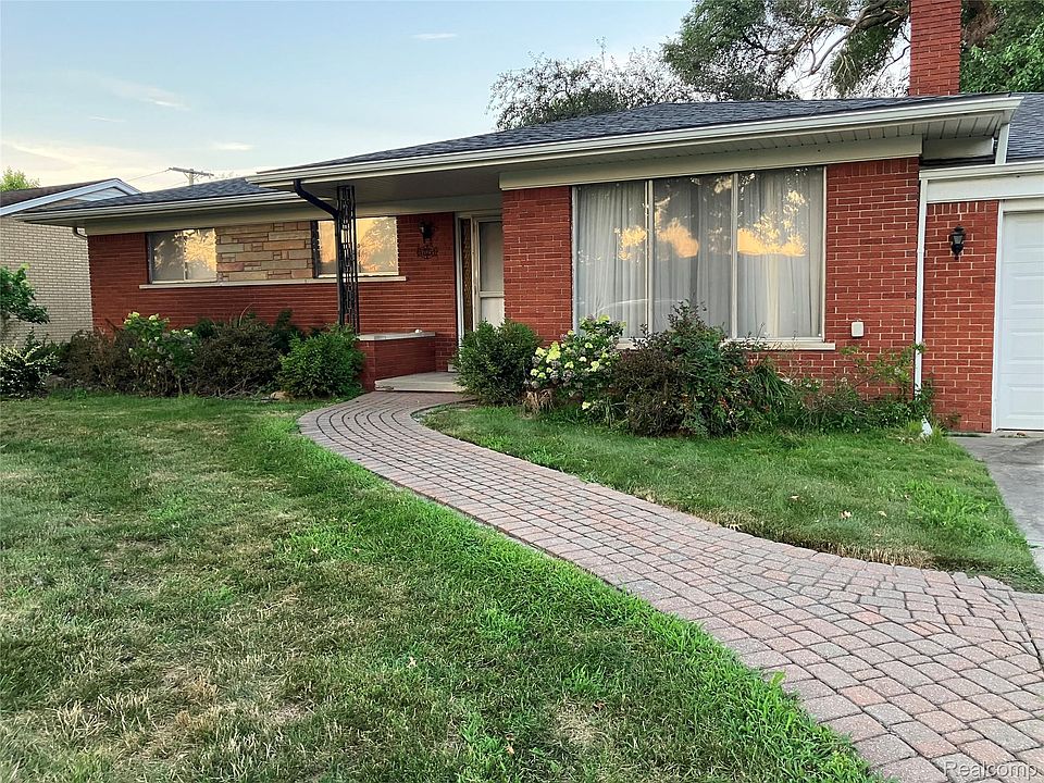 37054 Maas Dr, photo 2