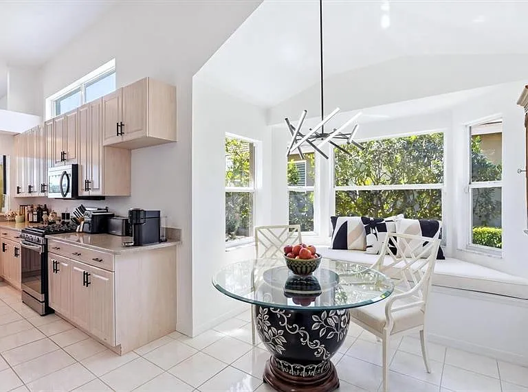 8009 Hampton Ct — Photo 16