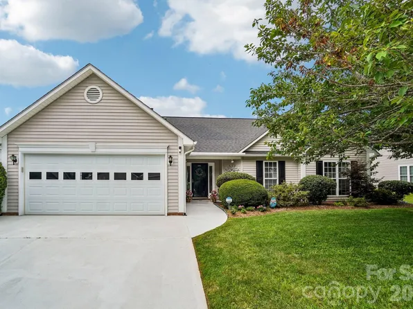 37 Stonehollow Rd, Fletcher, NC 28732
