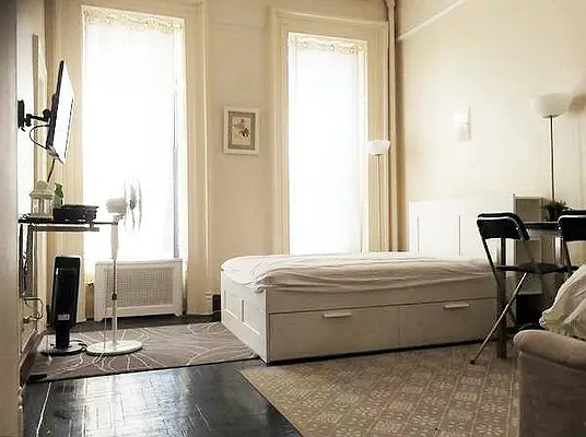 Rented by Premier Metro Realty Corp | media 25