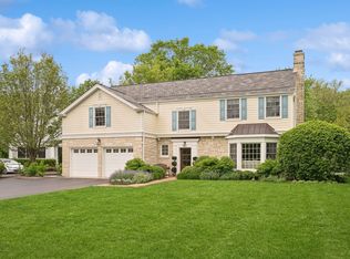 2534 Iroquois Rd, Wilmette, IL 60091