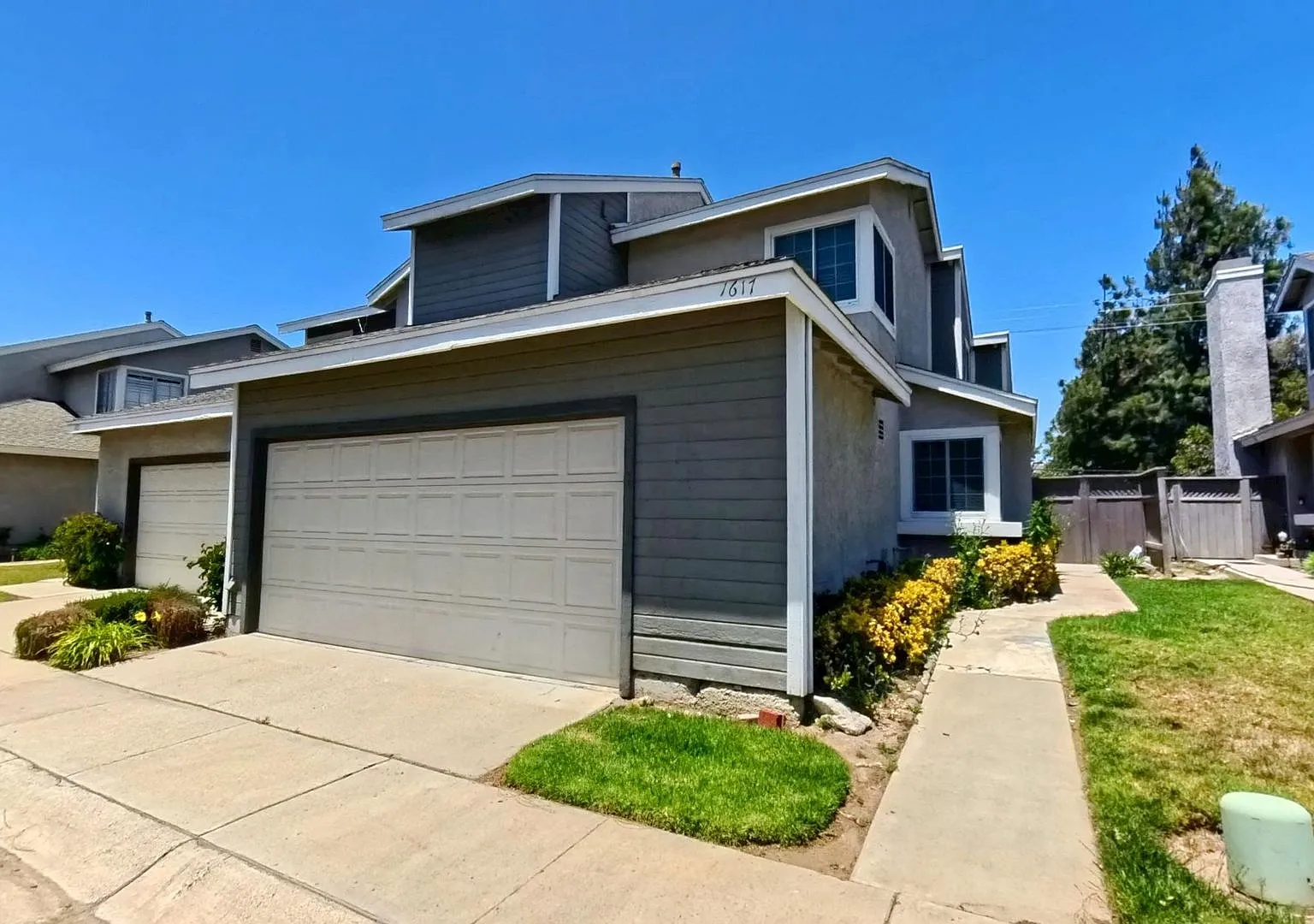 $500 off of the First Month's Rent: Move-in by September 1st! Prime Location and Spacious Home at... — Photo 1