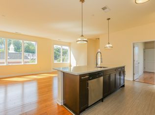 12 Main St #302, Edgewater, NJ 07020