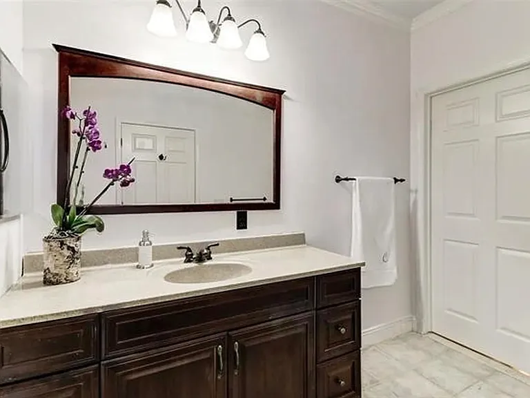 15 Warren St #335 — Photo 6