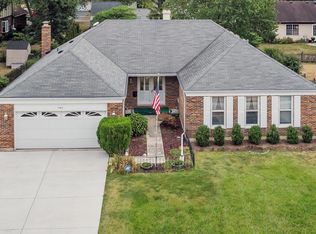 1985 Dorset Dr, Wheaton, IL 60189