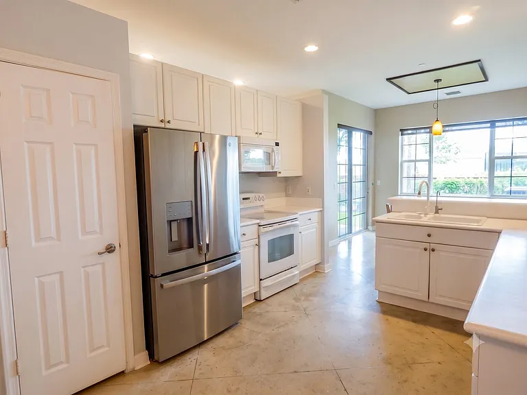 30 Beechdale Ln — Photo 6