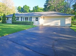 4031 Woodview Dr, Hubertus, WI 53033