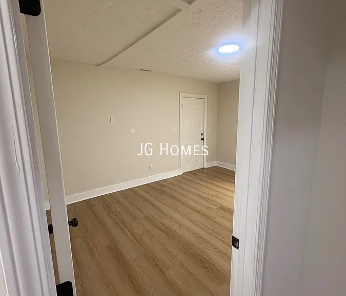 2725 Hale Ave — Photo 17