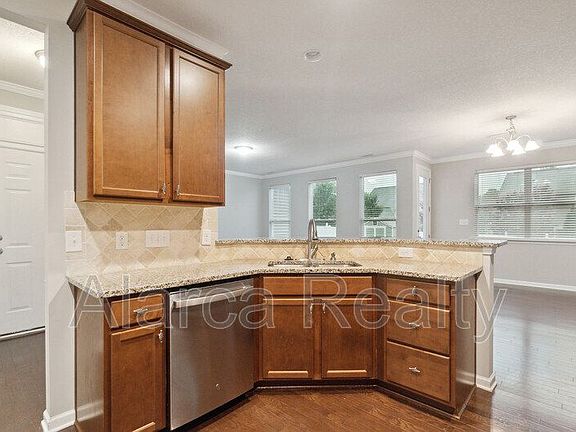 4th image of 188 Silverspring Pl