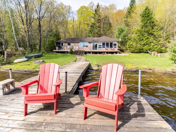 1146 Farmer Hays Dr, Algonquin Highlands, ON K0M 1S0