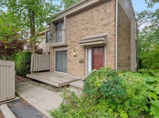 1481 Oakbrook E, Rochester, MI 48307