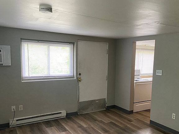 3rd image of 209 Castellano Dr #11