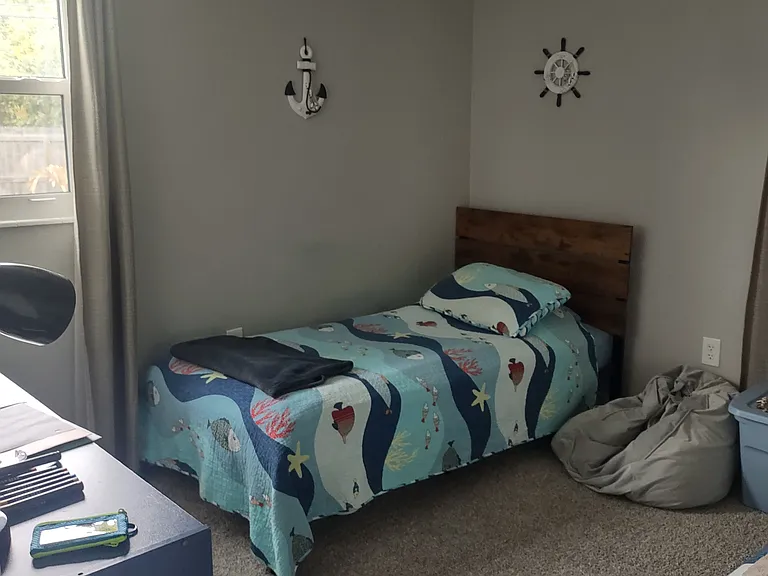 Third bedroom w pool view