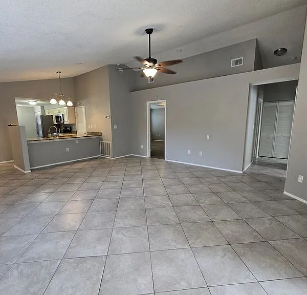 787 Arthurs Ct — Photo 5