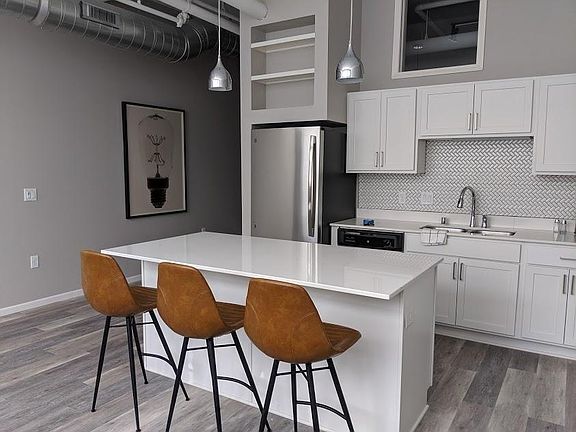 3rd image of 133 7th St E APT 213