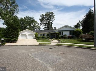 1 Arc Ct, Absecon, NJ 08201