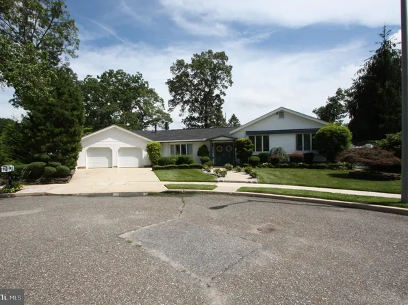 1 Arc Ct, Absecon, NJ 08201