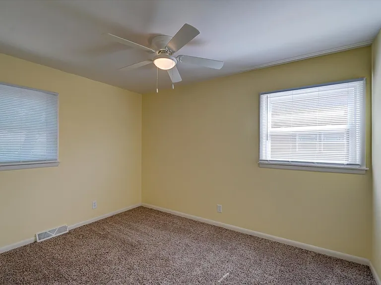 1906 Lake Point Dr #3 — Photo 11