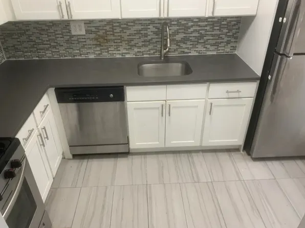 (undisclosed Address), Fresh Meadows, NY 11365