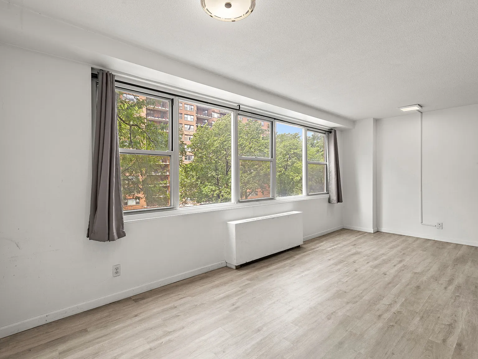 2 bed, 1282 sqft, $3,800 — Photo 4