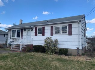 165 Kossuth St, Piscataway, NJ 08854