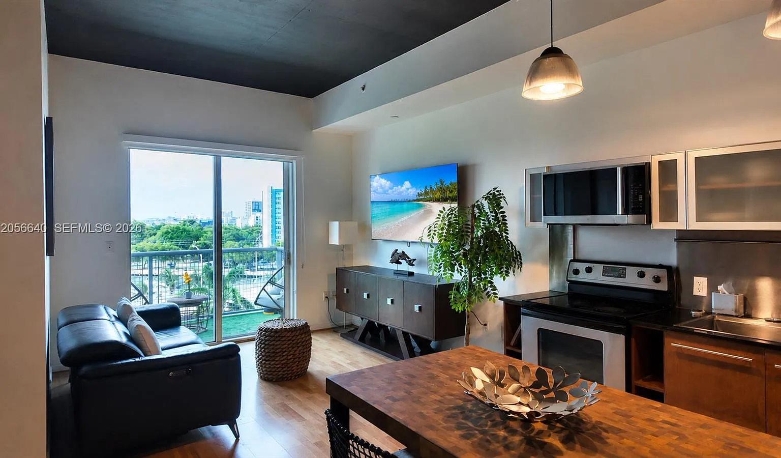 Neo Condo — Photo 2