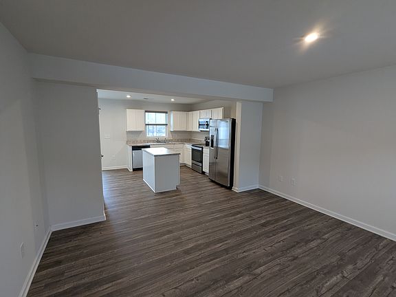 3rd image of 145 Fernside Ct