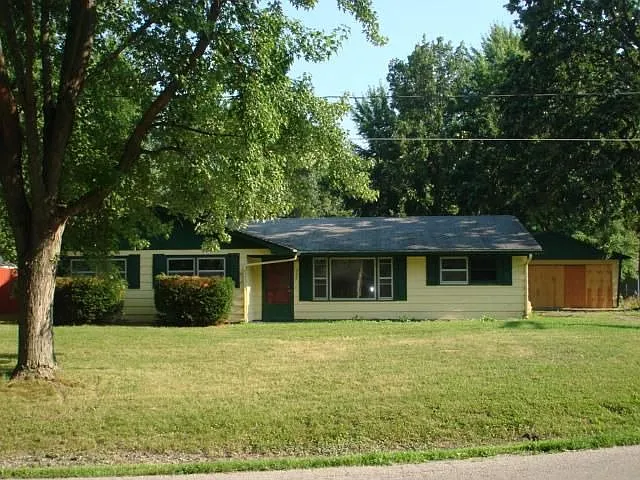 327 Bass St photo 1