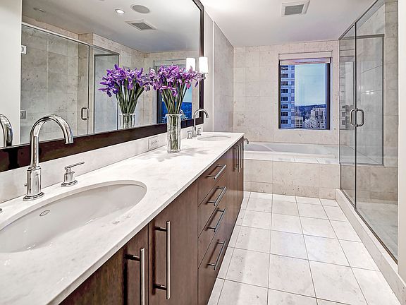 5th image of 650 Bellevue Way NE Unit 2006