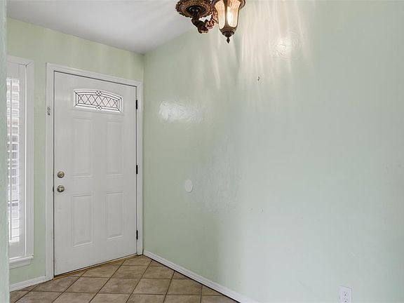 4th image of 6728 N Meridian Ave APT C