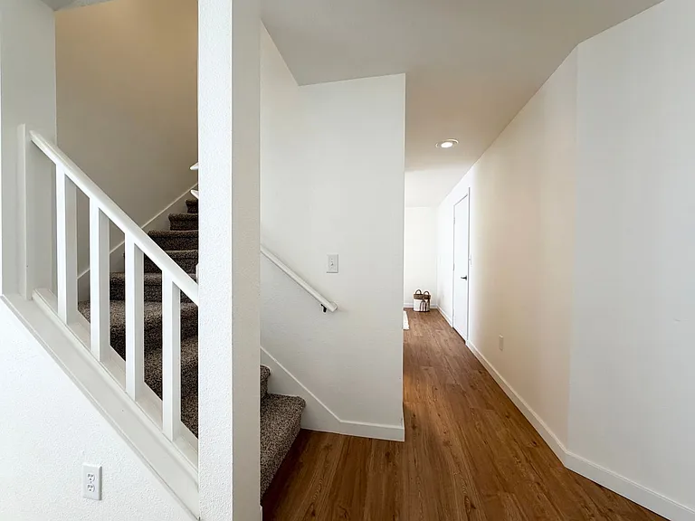 5117 9th Ave NE — Photo 17