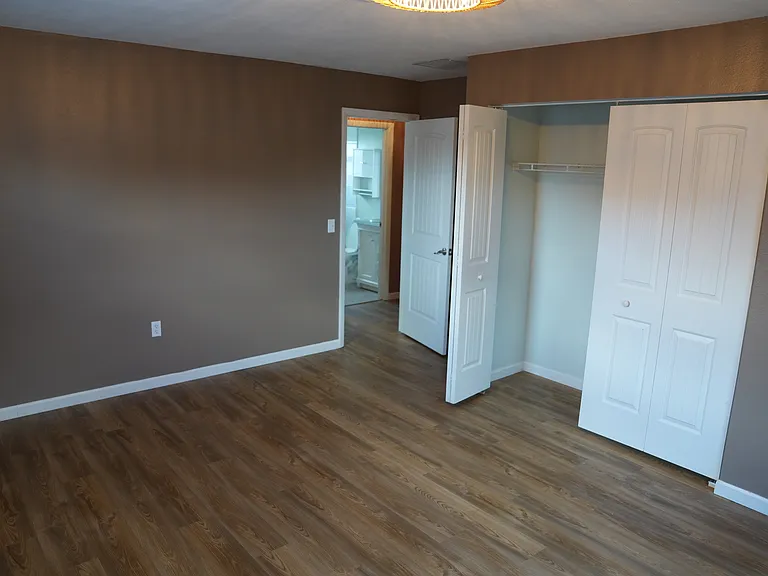 2269 Whitewood Ave — Photo 16