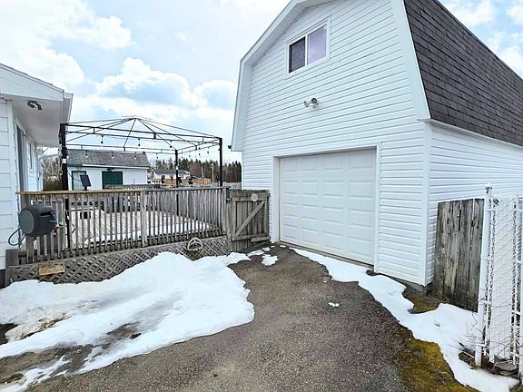 3rd image of 38 Laben Dr