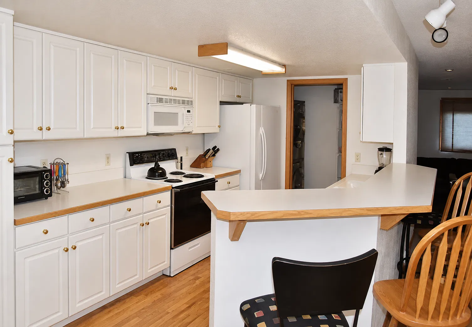 3 bed, 2.5 bath, 2300 sqft, $3,900 — Photo 1