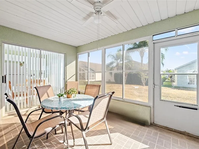 221 Prather Dr — Photo 25
