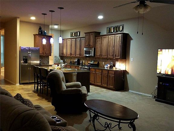4th image of 904 Baldcypress Dr