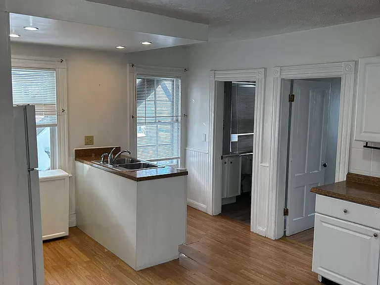91 Riverside Ave — Photo 2